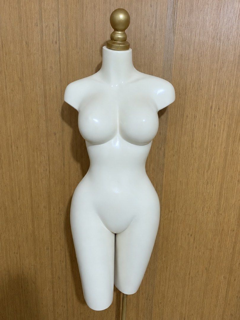 TORSO MANNEQUIN (Category: Blouses) located in San Carlos. Submitted by findsbymiles (Listing ID 1468658748, Image 3). Description: FOR SALE TORSO FIBER MANNEQUIN‼️ - size: medium (35-25-37) - height: 5’5 - no issues, used only for online selling - rs: need magbawas ng gamit - pickup at dumpay, basista - can do shipping nationwide (sf will be shouldered by the buyer) - pm me if interested mop: gcash | mod: jnt/spx express 📍 pangasinan.