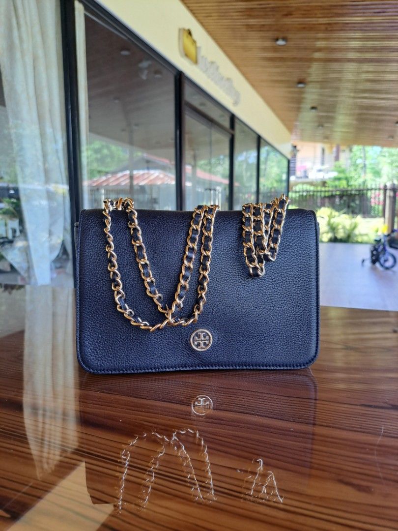 Tory Burch Black Pebbled Leather Flap Chain Shoulde/Sling Bag (Category: Luxury Bags & Wallets) located in Tagum. Submitted by luxestreetbags (Listing ID 1468570825, Image 2). Description: Pwedeng pwede sa subranh selan na may pambayad lamang 😊😊 Authentic/Original Tory Burch Black Pebbled Leather Flap Chain Shoulder/Crossbody Bag, Pre-owned‼️‼️👜👜 Made in Chinq With code Ykk zipper In excellent condition 😻😻 looka new pa nga sya 🥰Please zoom
