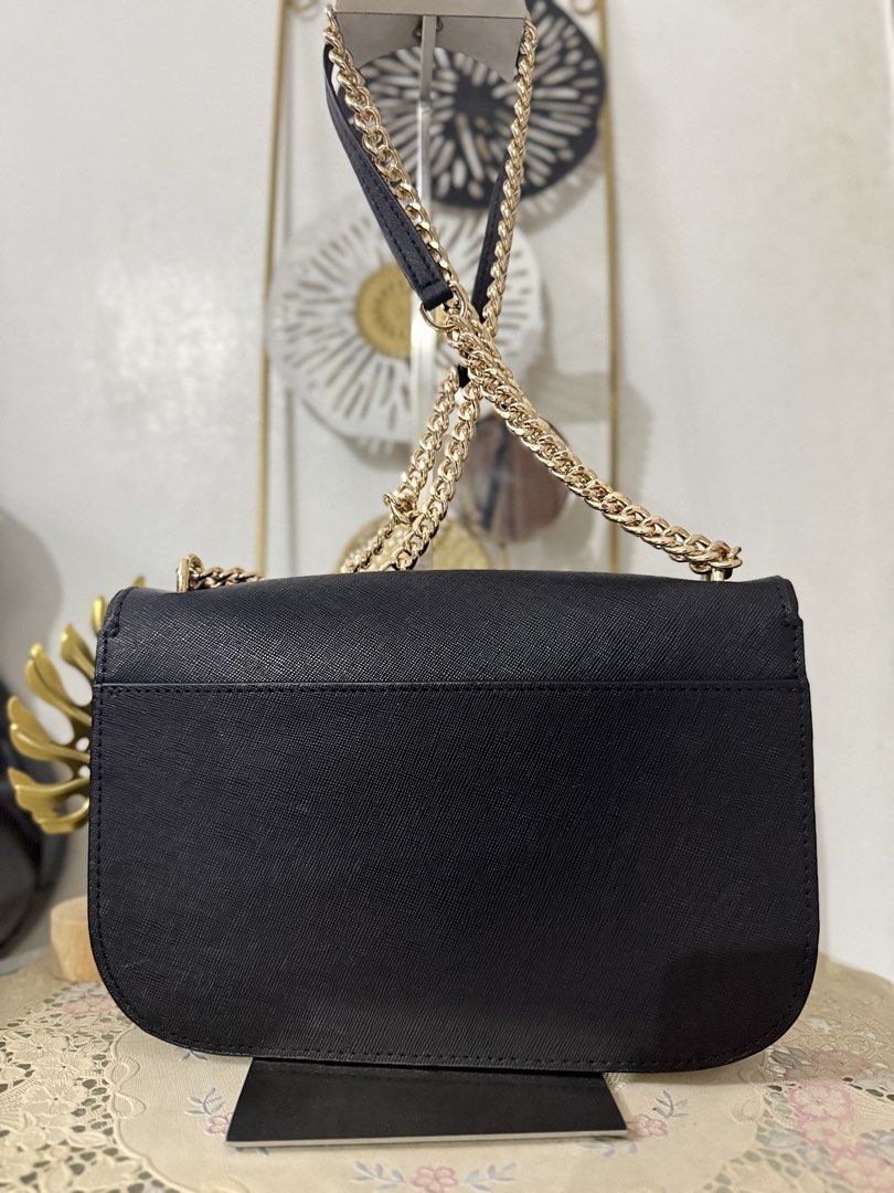 Tory Burch Emerson Flap (Category: Shoulder Bags) located in Cainta. Submitted by angellyy_ (Listing ID 1468544108, Image 2). Description: Tory Burch Emerson Convertible chain shoulder/ sling Auth Quality Used Once only No issue .