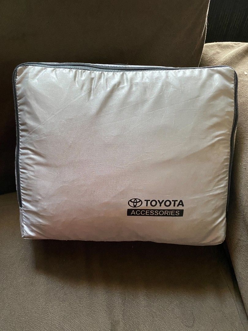 Toyota Avanza Cover (Category: Body Parts and Accessories) located in Cavite. Submitted by 4leafcolover (Listing ID 1468512446, Image 2). Description: - Official Toyota Accessories car cover specifically designed for Toyota Avanza - Water-resistant material with double-stitched seams and gartered edge - Features windproofing straps to keep the cover secure during bad weather - Comes with a convenient carrying case for easy storage - Condition: Go