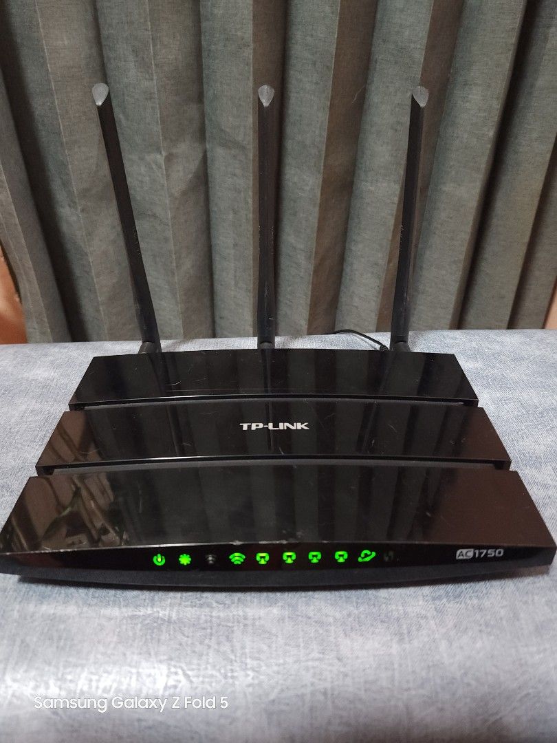 Tp Link Router Dual Band (Category: Networking) located in Manila. Submitted by chrizbrown (Listing ID 1468680557, Image 1). Description: Tp Link Router Dual Band ● 100% No Issue ● 2 usb Port at the back ● with Power Adapter ● 800 pesos Lalamove nyo nalang kung malayo kayo, willing to VideoCall para mapakita sa inyo bago nyo i-book. own Rider at Booking nyo para safe kayo. 📌 No Last Price, mababa na mga binebenta ko at walang issue kaya wag baba