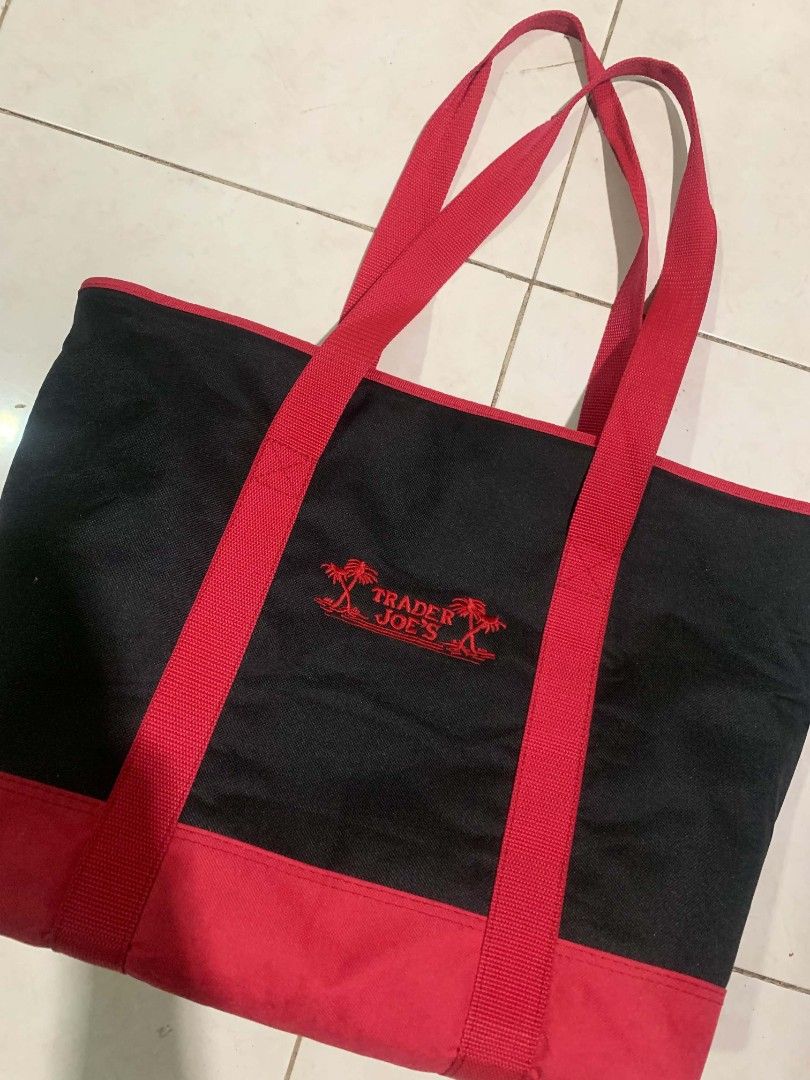 Trader Joe's Insulated Shopping Bag (Category: Tote Bags) located in Dipolog. Submitted by ethrifttt (Listing ID 1468679529, Image 2). Description: Trader Joe's Insulated Shopping Bag no issue, excellent condition.