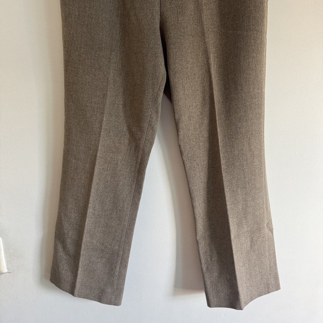Trouser (Category: Other Bottoms) located in Manila. Submitted by apparella.ph (Listing ID 1468605397, Image 3). Description: Super kapal 10/10 no flaws Waist:34 Length:38 ☑️Everything is my Own preloved / BNWT/BNWOT ☑️ not thrifted/Ukay ☑️ malukot sa picture kasi na stock sa cabinet (tinatamad mag plantsa ✌️ ) ☑️Personal items ( usually bought in US/UK/JPN ) every year po ako nag aabroad so expect i don’t sell fake items and mejo pricey ☑️ check