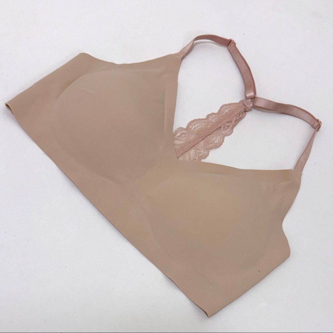TRUE & CO Wirefree Triangle Lace Racerback Bra [S] (Category: Undergarments & Loungewear) located in Malabon City. Submitted by k_intimates (Listing ID 1468684378, Image 2). Description: Details: • Size S-M / provided pads • No issues • Orig price @ ₱2.8k .
