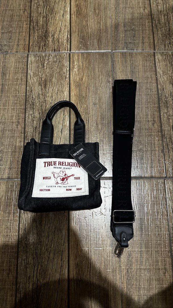 TRUE RELIGION BRAND NEW BAG (Category: Shoulder Bags) located in Manila. Submitted by urban.vintage (Listing ID 1468638045, Image 2). Description: ISSUE: NONE ( NEED WASH ) MOP :GCASH ( NO COD ) SHIP VIA : LALAMOVE & J&T LOCATION : PASIG CITY .