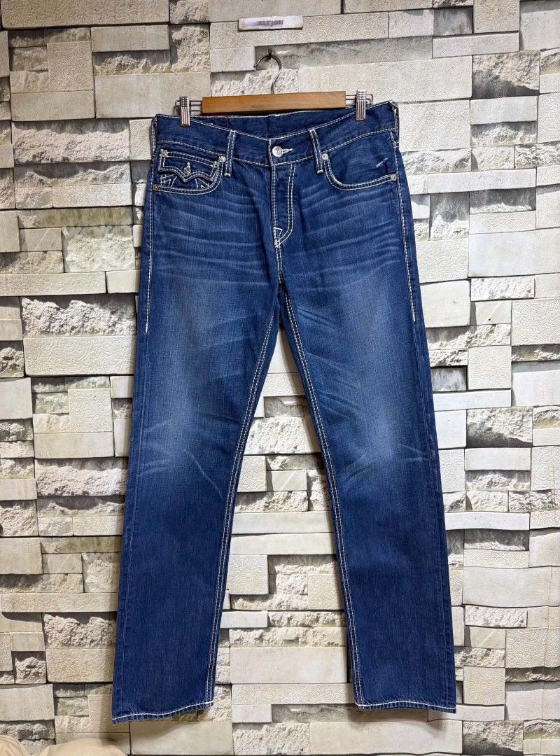 TRUE RELIGION JACK BIG T DENIM PANTS (Category: Jeans) located in Santa Rosa. Submitted by alejon007 (Listing ID 1468530841, Image 2). Description: TRUE RELIGION JACK BIG T DENIM PANTS MADE IN USA🇺🇸 100% Legit Excellent condition No issues Size 31 also fit 32/33 actual waist measure x 44 length PRIC 2⃣8⃣8⃣0⃣ PM.