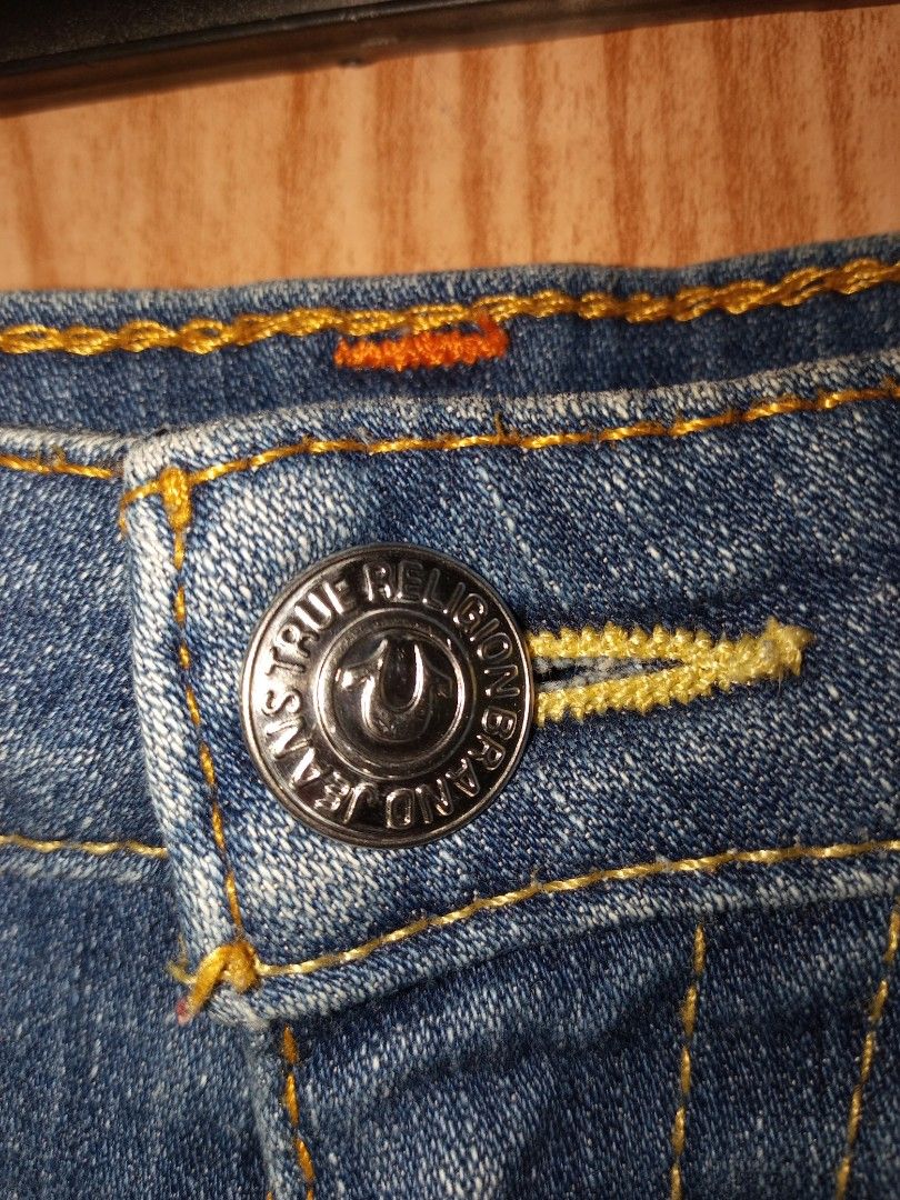 true religion micro short (Category: Shorts) located in Siquijor. Submitted by jallthi4_12345 (Listing ID 1468649333, Image 2). Description: size 29 waistline excellent condition MOP-gcash courier JNT EXPRESS.