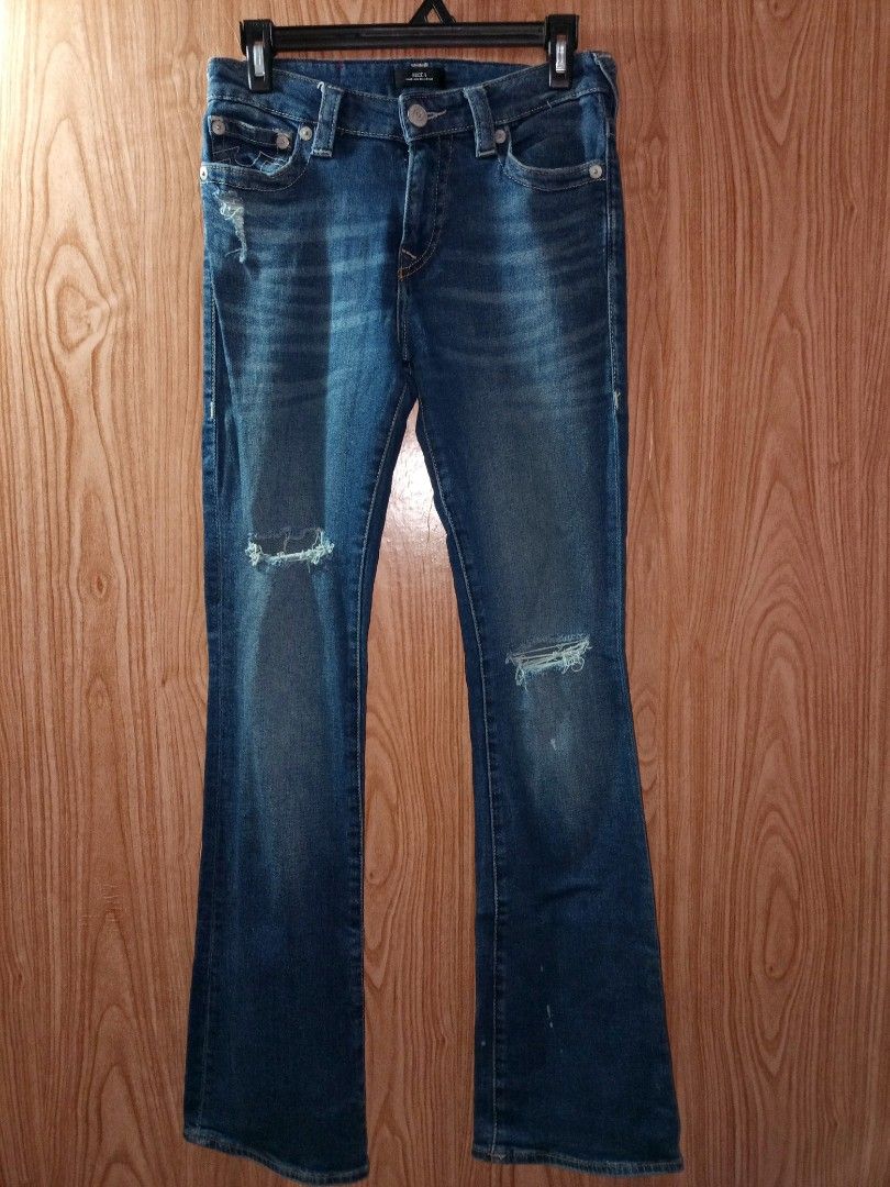 True religion mid rise bootcut (Category: Jeans) located in Siquijor. Submitted by jallthi4_12345 (Listing ID 1468648894, Image 1). Description: 27-28 waistline 38 length excellent condition MOP-gcash JNT EXPRESS courier.