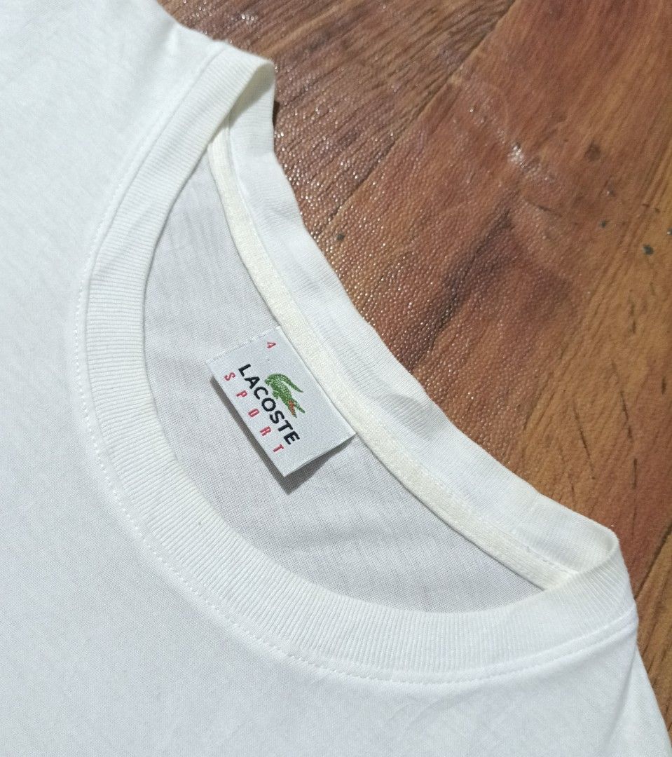 Tshirt (Category: Activewear) located in Valencia. Submitted by castilloukay_372f09 (Listing ID 1468701400, Image 3). Description: .