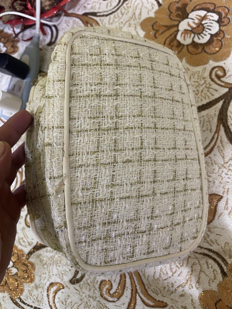 Tweed Bag (Category: Purses & Pouches) located in Marikina City. Submitted by greatfindsmnlph (Listing ID 1468711337, Image 3). Description: Tweed Bag Price: 100 Size: Small Width: 6 Length: 9 Color: Cream Color Rate: 10/10 Condition: 9.9/10 Very nice in actual.