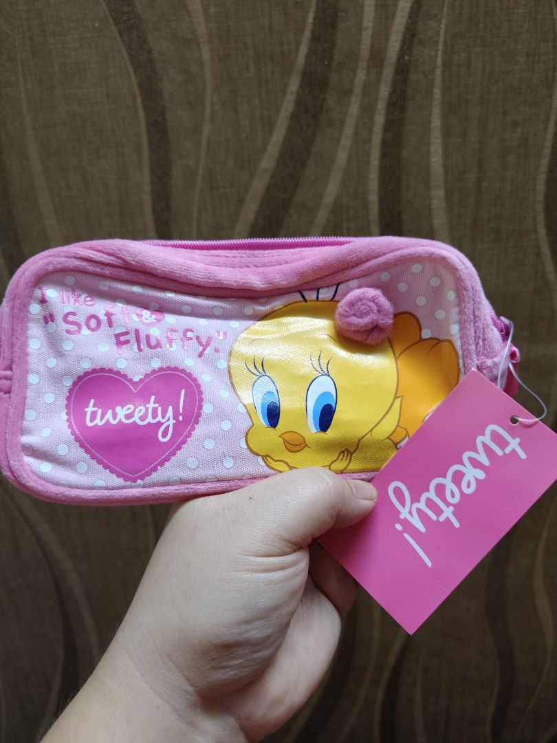Tweety Bird Pouch (Category: Stationery & School Supplies) located in Santa Rosa. Submitted by mmps249.1 (Listing ID 1468711564, Image 1). Description: Crossposted Mine now, pay now shipping courier: JRS only Gcash payment upon order No reservations.