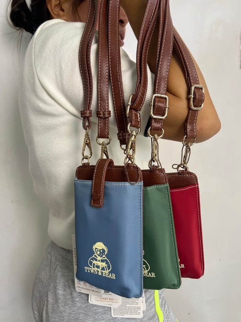 Twin Bear Cellphone Bag (Category: Cross-body Bags) located in General Mariano Alvarez. Submitted by iamnotjen (Listing ID 1468500507, Image 2). Description: Twin Bear cellphone bag brand new from Thailand.