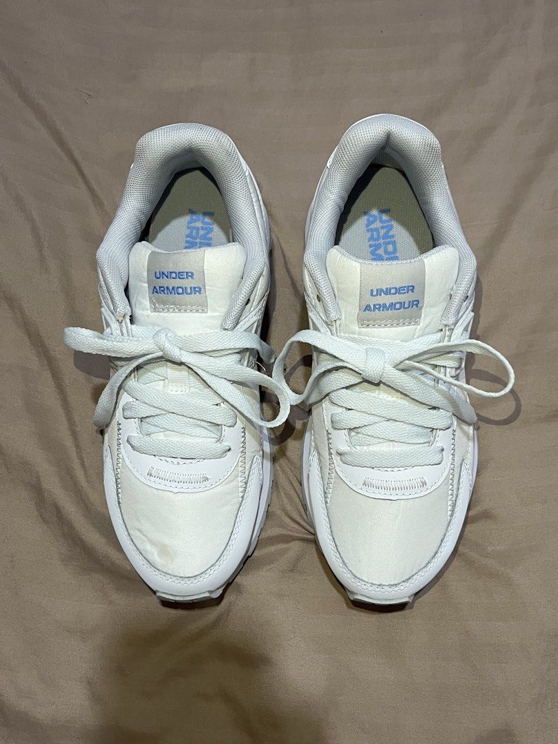 Under Armour (Category: Sneakers) located in Munoz. Submitted by jaicc (Listing ID 1468549550, Image 1). Description: sz 5.5.