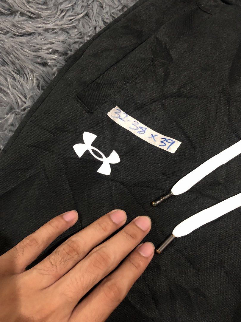 Under Armour Athelitc Pants (Category: Joggers) located in Manila. Submitted by raremountain00 (Listing ID 1468686288, Image 3). Description: Authentic Like new condition No issue.