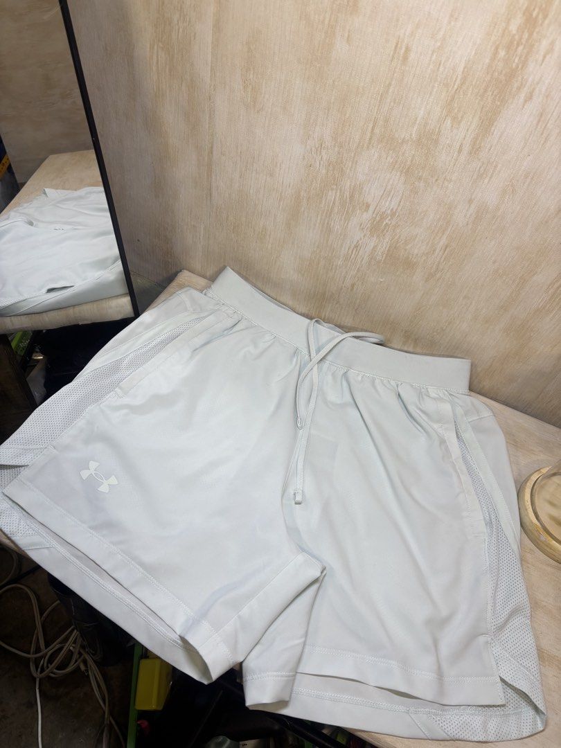 UNDER ARMOUR LAUNCH SHORT (Category: Shorts) located in Cabuyao City. Submitted by pormanation-thrift-store (Listing ID 1468613473, Image 3). Description: UNDER ARMOUR LAUNCH SHORT Condition: LIKE NEW Color rate: 10/10 (PWEDE SA MASELAN) Size: MEDIUM Dimes: 28-32”Wx15.5”L Issue: NONE‼️ Price: 1100.