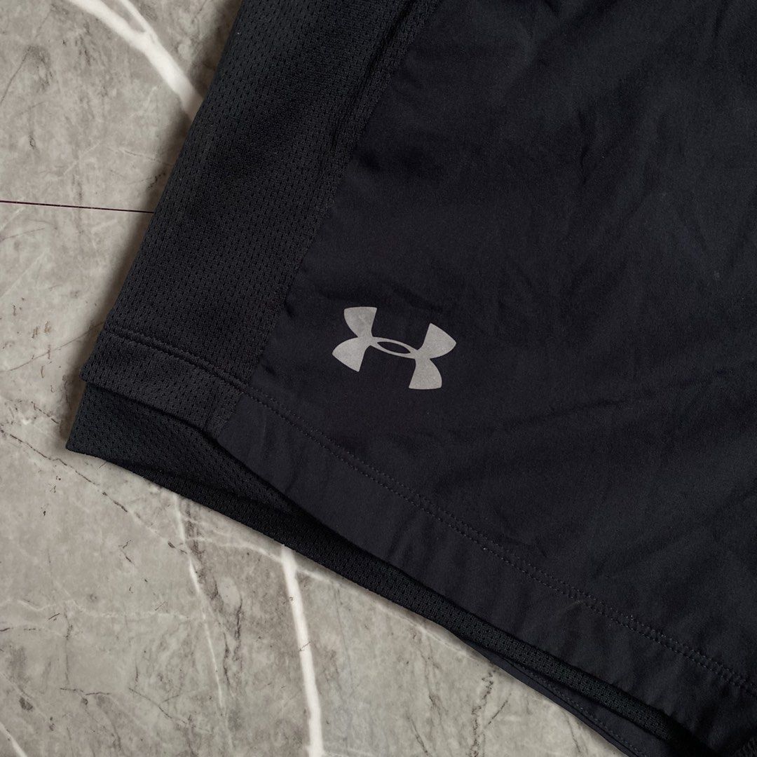 Under Armour Running Short (Category: Activewear) located in Naga. Submitted by wanderingtreasures.ph1 (Listing ID 1468545740, Image 3). Description: Under Armour Running Short Condition 9.8/10 Color rate 10/10 Authentic Stretchable With inner lining With back zip pocket Reflectorized logo XL on tag Waistline 28-30 / Length 12.5-13 No issues php + sf 📩.