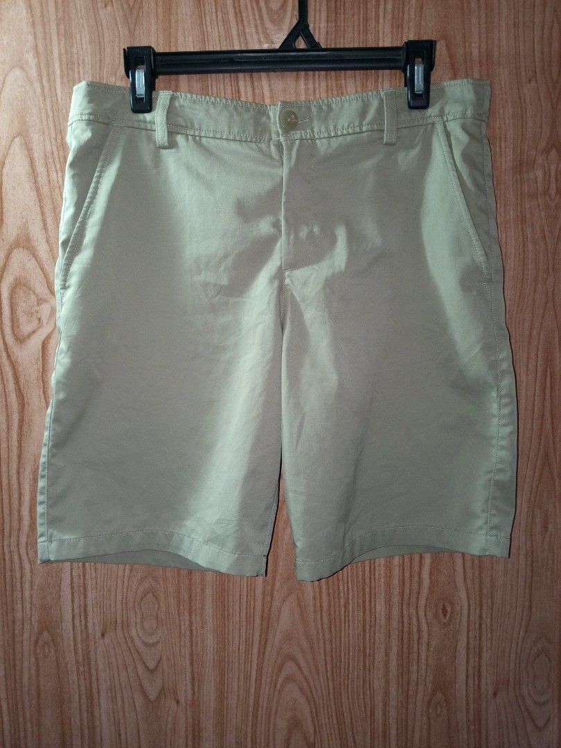 under armour short (Category: Shorts) located in Siquijor. Submitted by jallthi4_12345 (Listing ID 1468652924, Image 1). Description: 32 waistline 20.5 length excellent condition MOP-gcash JNT EXPRESS courier.