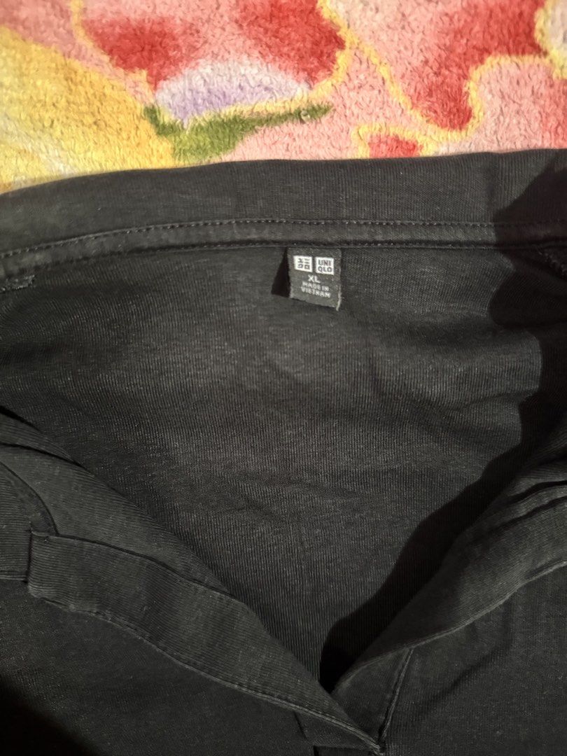 Uniqlo - Cropped Polo Black (Category: Blouses) located in Quezon City. Submitted by mhyloves21 (Listing ID 1468512631, Image 2). Description: Originally bought at Sm Fairview Uniqlo .