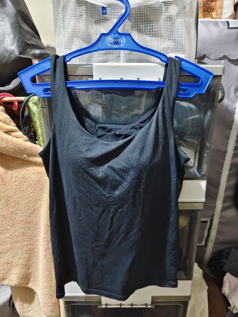 Uniqlo Bra Top Size S (Category: Sleeveless) located in Munoz. Submitted by harm0nica337 (Listing ID 1468607358, Image 1). Description: Get for 100 each if 3 or more are purchased Get 2 for 250 Brand: Uniqlo, GU - Item: Bra Top - Color: Black (2 pcs) MOP: Gcash (Price+SF) j&t express.