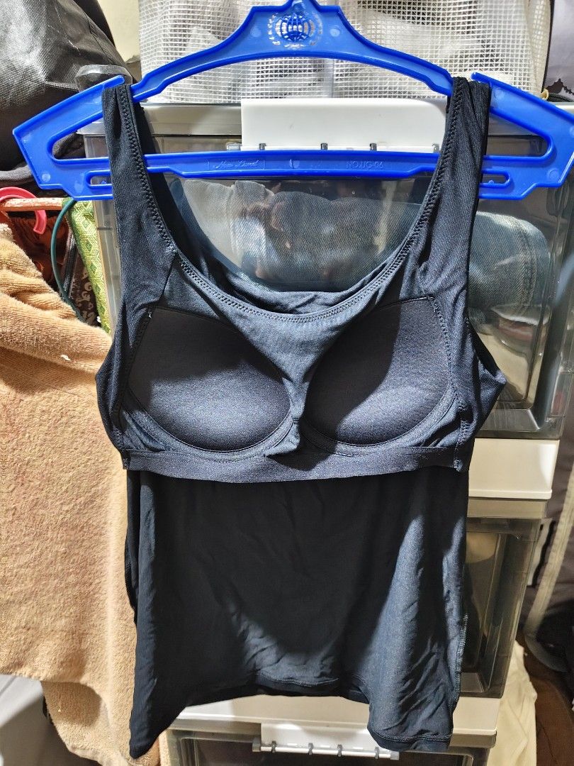 Uniqlo Bra Top Size S (Category: Sleeveless) located in Munoz. Submitted by harm0nica337 (Listing ID 1468607358, Image 2). Description: Get for 100 each if 3 or more are purchased Get 2 for 250 Brand: Uniqlo, GU - Item: Bra Top - Color: Black (2 pcs) MOP: Gcash (Price+SF) j&t express.