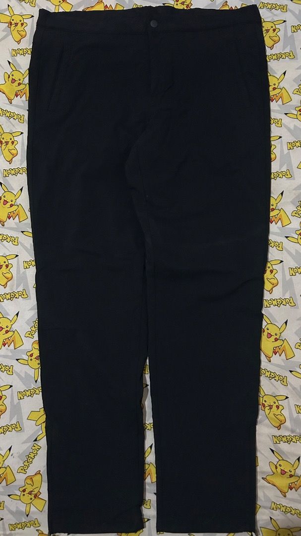 UNIQLO Black Trouser (Category: Trousers) located in Manila. Submitted by shoptasticfinds (Listing ID 1468583081, Image 1). Description: UNIQLO Black Trousers with a side zipper and adjustable waist drawstring..