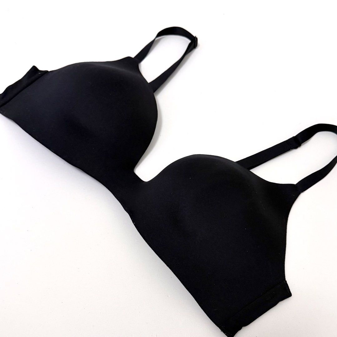 UNIQLO Black Wireless Bra 3D Hold [38AB] (Category: Undergarments & Loungewear) located in Malabon City. Submitted by k_intimates (Listing ID 1468579983, Image 2). Description: Details: • Size 38AB / wireless / regular padding • Like new • UNIQLO Women’s Wireless Bra (3D Hold)..