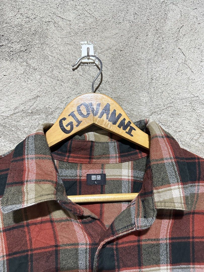 Uniqlo Checked Long Sleeve Shirt (Category: Tshirts & Polo Shirts ) located in Ozamiz City. Submitted by quick_done_deals (Listing ID 1468573871, Image 2). Description: 🛒 ** Uniqlo Checked Long Sleeve Shirt ** 💯 Excellent Condition 📐 Dimes: L28xW23.5 🔍 Issue: None 🎨 Color Rate: 9.5 / 10.
