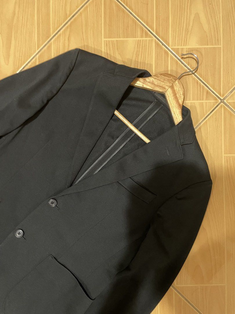 Uniqlo Comfort Jacket (Category: Coats, Jackets and Outerwear) located in Quezon City. Submitted by arniel_ramos (Listing ID 1468535226, Image 3). Description: Uniqlo Comfort Jacket MINE:📥📥📥 PRICE :🏷️🏷️🏷️ EXCELLENT CONDITION✨ NO ISSUE 💯 BLACK COLOR WAY 🖤 9.5/10 OVER ALL CONDITION 🥶 9.5/10 COLOR RATE💯 SMALL ON TAG💫 LOCATION: QUEZON CITY 📍📍 MOP: GCASH💸💸 COURIER: J&T/LALAMOVE🛻🛻.