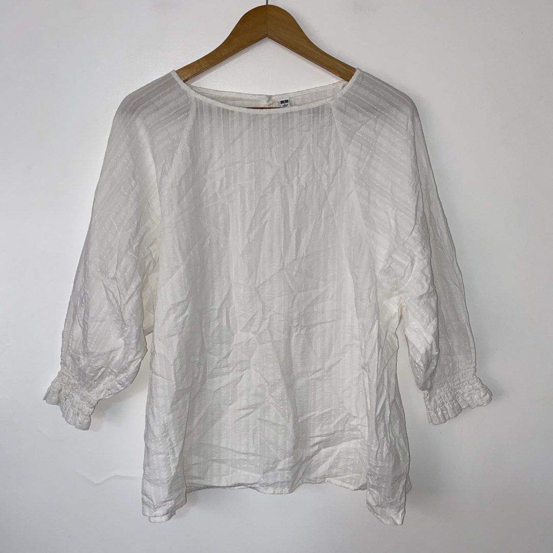 UNIQLO cotton top (Category: Blouses) located in San Jose del Monte. Submitted by mamiracky (Listing ID 1468590537, Image 2). Description: .