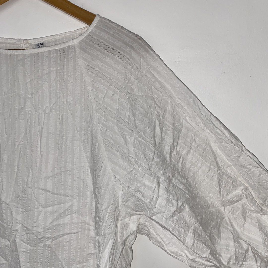 UNIQLO cotton top (Category: Blouses) located in San Jose del Monte. Submitted by mamiracky (Listing ID 1468590537, Image 3). Description: .