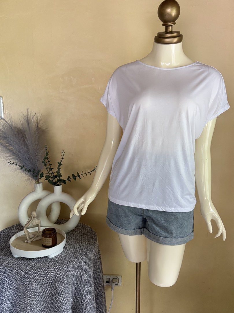 Uniqlo Drape Shirt (Category: Shirts) located in Silang. Submitted by princess_ameerah (Listing ID 1468595122, Image 1). Description: Uniqlo Drape Shirt - Large on tag -Condition 10/10 -Color may vary due to lighting Location:Cavite Shipping via J&T Mode of payment: Gcash,BPI & Maribank 250.
