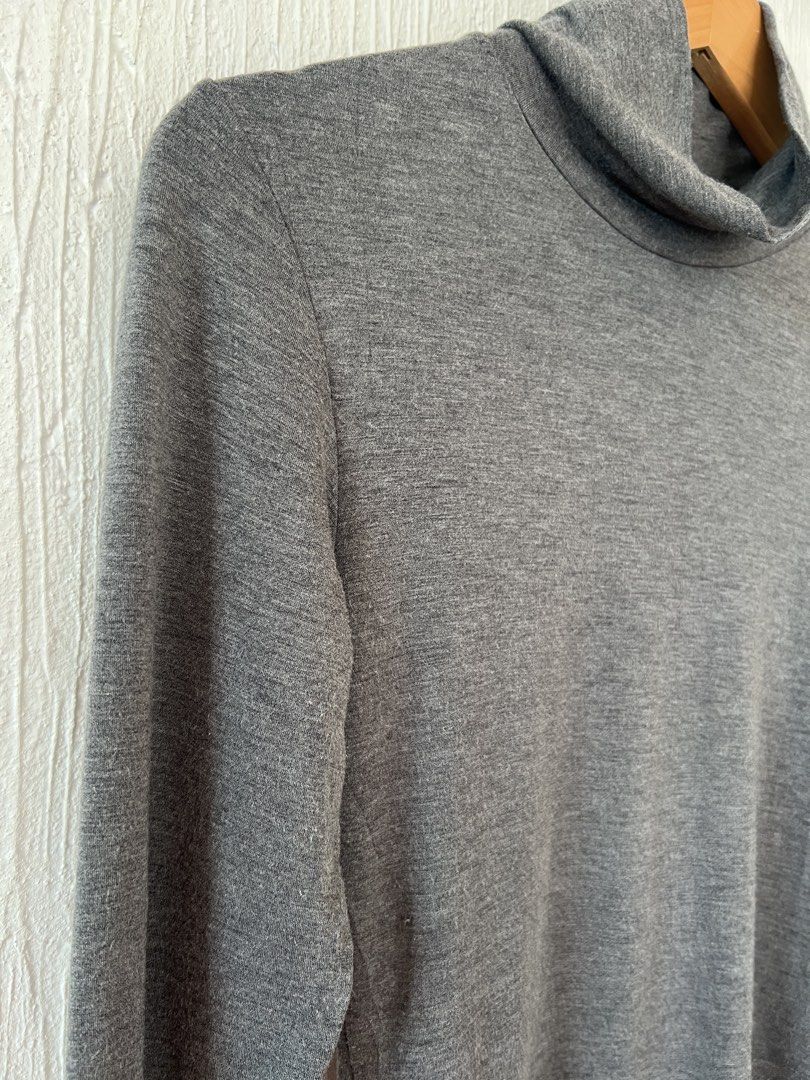 Uniqlo Extra Warm Heattech Medium (Category: Longsleeves) located in Amadeo. Submitted by mavmadel (Listing ID 1468507587, Image 2). Description: -medium women -condition 9.5/10 -color rate 10/10.