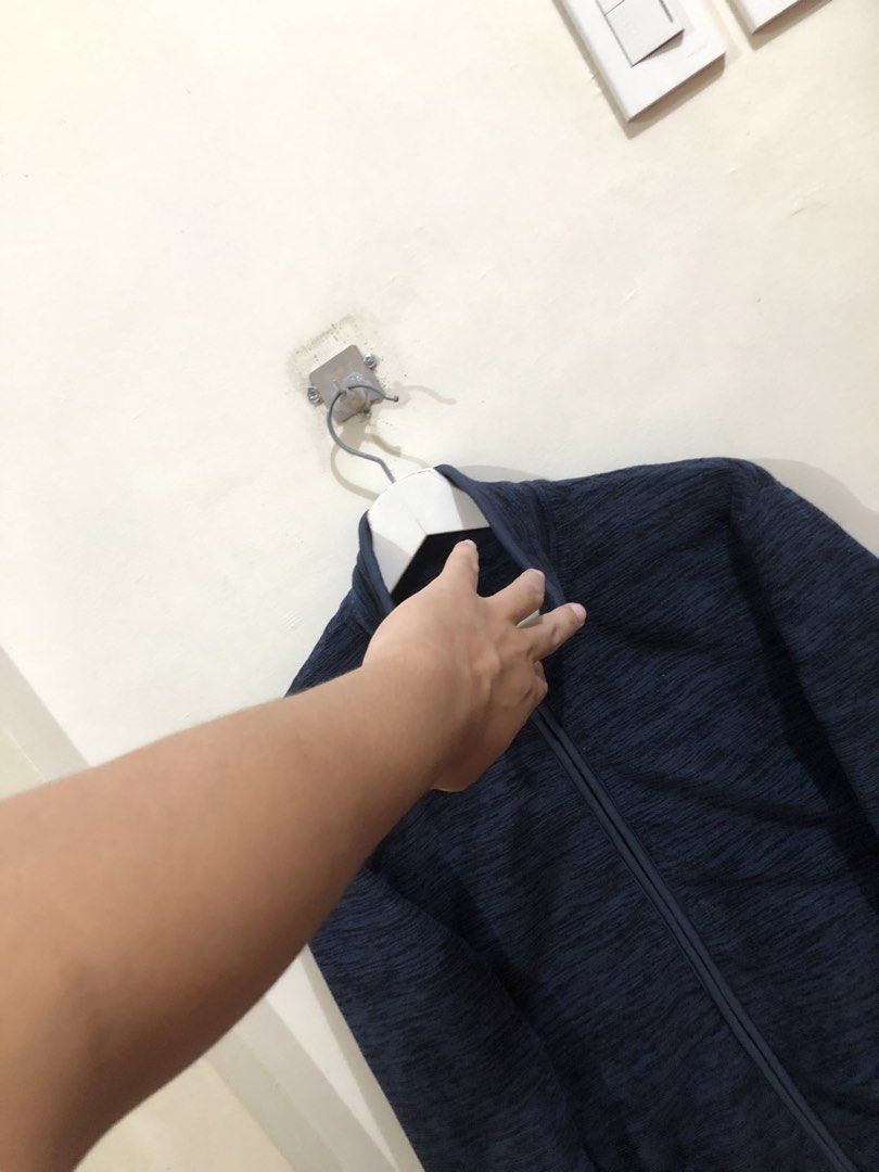 Uniqlo Fleece Jacket (Category: Coats, Jackets and Outerwear) located in Oas. Submitted by alithrifthunter (Listing ID 1468592315, Image 3). Description: .