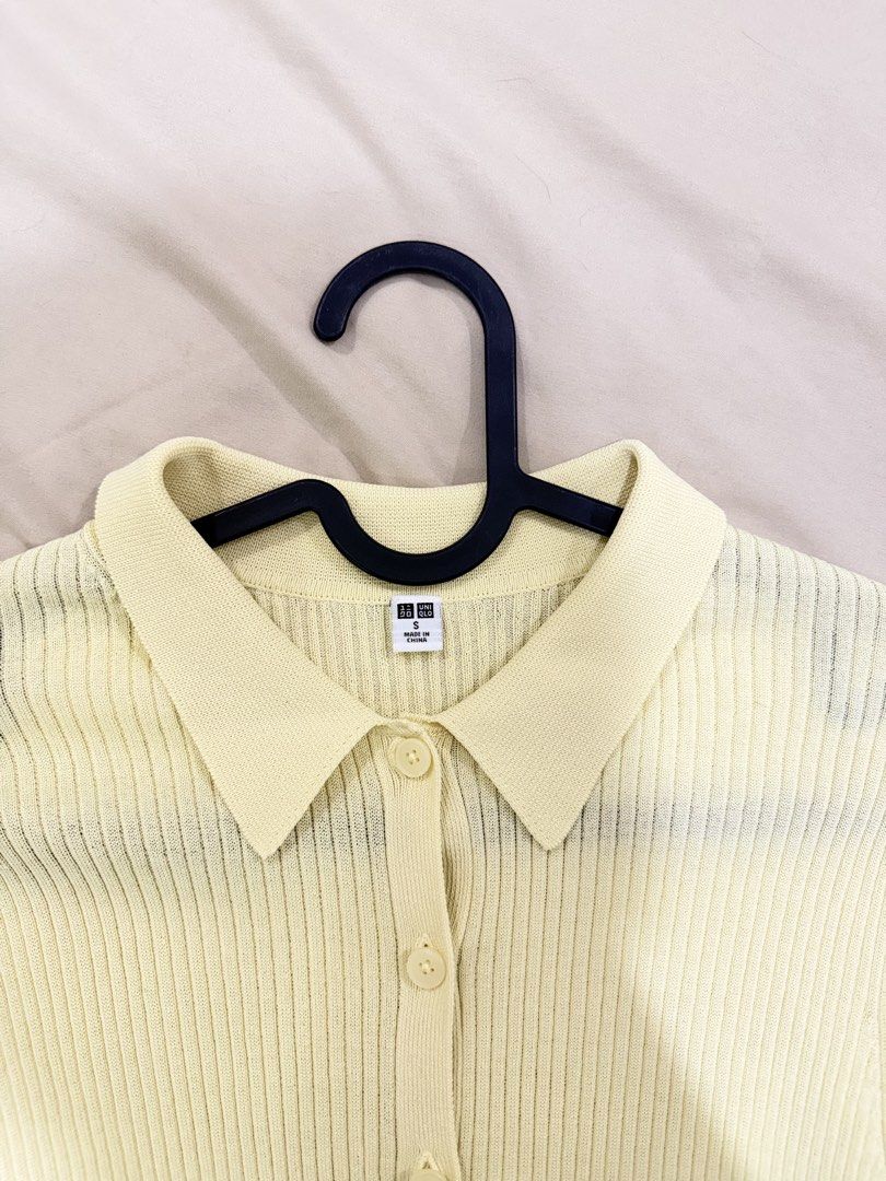 Uniqlo Half-Sleeves Blouse (Category: Blouses) located in Cainta. Submitted by declutteriaa_mama (Listing ID 1468643795, Image 2). Description: .