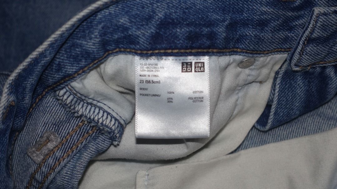 Uniqlo Jeans (Category: Jeans) located in Dagupan City. Submitted by royalocean.77e342 (Listing ID 1468515771, Image 3). Description: Fit: Wide Style: STraight Rise: High 23 (56.5 cm) - Based on Tag Owner's waist size: 26-27 .