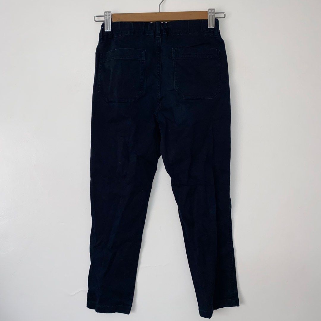 Uniqlo kids easy pants (Category: Babies & Kids Fashion) located in San Jose del Monte. Submitted by daintycut (Listing ID 1468519956, Image 3). Description: Size 130 cm.