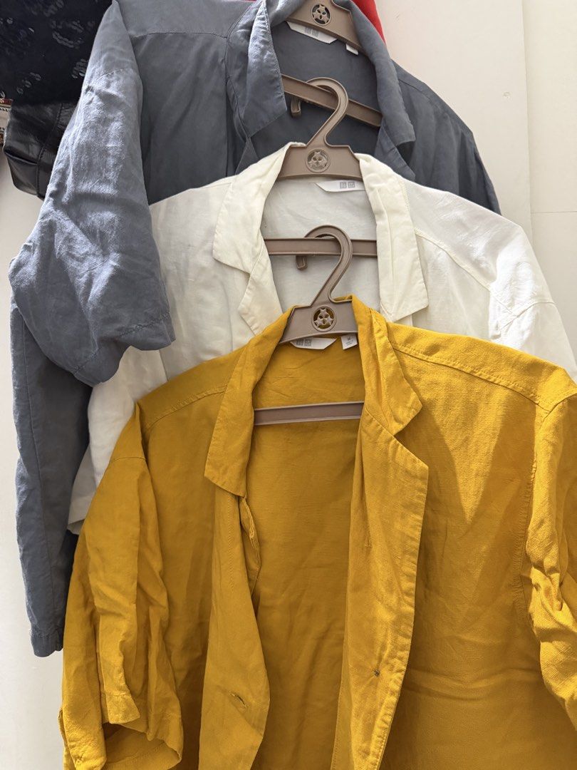 Uniqlo Linen Top (Category: Blouses) located in Pasay City. Submitted by kamilush (Listing ID 1468596853, Image 2). Description: Get 3 for 1k .