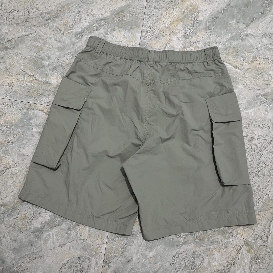 Uniqlo Parachute Cargo Short (Category: Shorts) located in Caloocan City. Submitted by jaycob012603 (Listing ID 1468616509, Image 3). Description: As new No issue 32-34”W 20”L dm!.