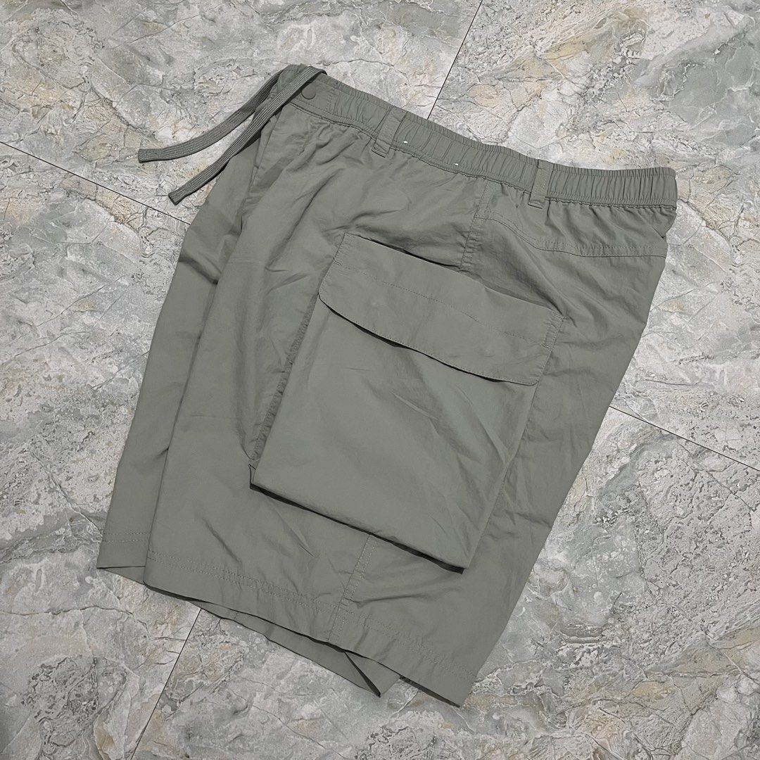 Uniqlo Parachute Cargo Short (Category: Shorts) located in Caloocan City. Submitted by jaycob012603 (Listing ID 1468616509, Image 1). Description: As new No issue 32-34”W 20”L dm!.
