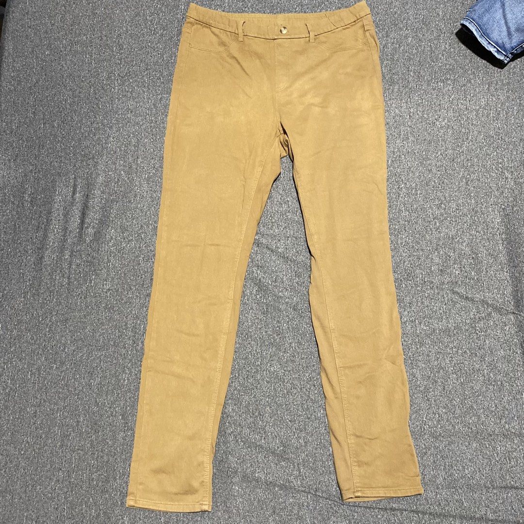 Uniqlo Stretchable Slim pants (Category: Jeans) located in Manila. Submitted by dustindustin (Listing ID 1468613890, Image 1). Description: UNISEX Condition: 10/10 Size: Fits 29-33 (stretchable po).