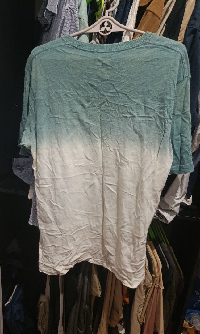 Uniqlo t-shirt (Category: Tshirts & Polo Shirts ) located in Jaen. Submitted by vinzyrus217291 (Listing ID 1468516955, Image 2). Description: .