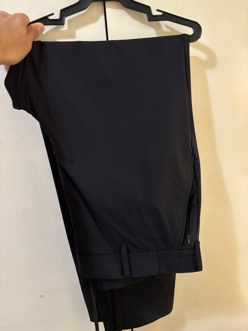 Uniqlo Ultra Stretch Pants (Category: Trousers) located in Manila. Submitted by vildacgra54690 (Listing ID 1468711193, Image 1). Description: Uniqlo Ultra Stretch Pants (Like New) Size : 33-36inch (waist) Available colors: (2) black (1) navy blue (1) gray (1) green Discount will be given if you get it all. .