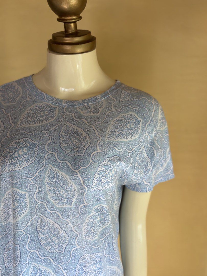 Uniqlo UT Shirt (Category: Shirts) located in Silang. Submitted by princess_ameerah (Listing ID 1468564240, Image 2). Description: Uniqlo UT Shirt - XL on tag -Condition 10/10 -Color may vary due to lighting Location:Cavite Shipping via J&T Mode of payment: Gcash,BPI & Maribank 250.