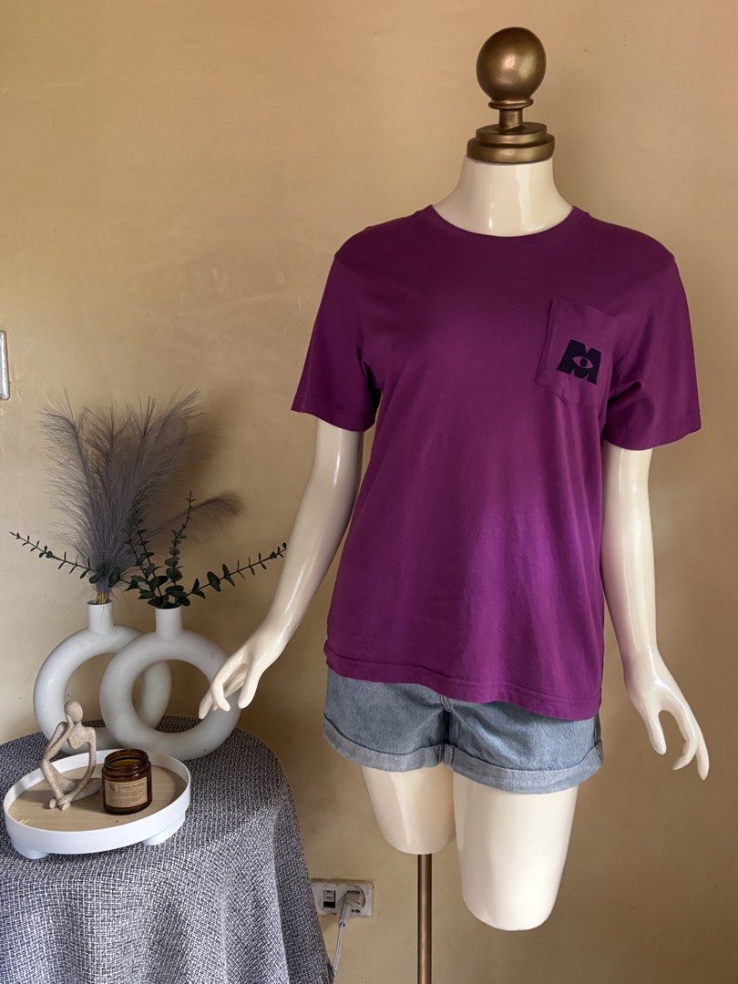 Uniqlo UT Shirt (Category: Shirts) located in Silang. Submitted by princess_ameerah (Listing ID 1468564596, Image 2). Description: Uniqlo UT Shirt - Medium on tag mens kasya large womens -Condition 10/10 -Color may vary due to lighting Location:Cavite Shipping via J&T Mode of payment: Gcash,BPI & Maribank 230.