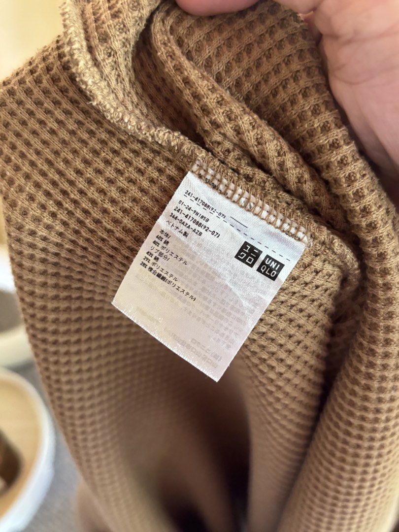 Uniqlo Waffle Sleeveless shirt (Category: Sleeveless) located in Silang. Submitted by princess_ameerah (Listing ID 1468596128, Image 3). Description: Uniqlo Waffle Sleeveless shirt - Large on tag -Condition 10/10 -Color may vary due to lighting Location:Cavite Shipping via J&T Mode of payment: Gcash,BPI & Maribank 250.