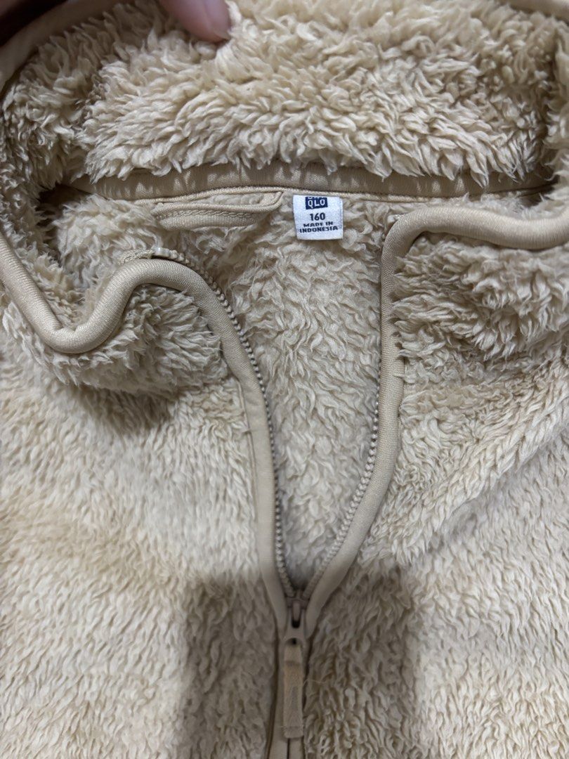 Uniqlo Winter Jacket (Category: Coats, Jackets and Outerwear) located in Caloocan City. Submitted by chleeo.lscn (Listing ID 1468569696, Image 2). Description: .