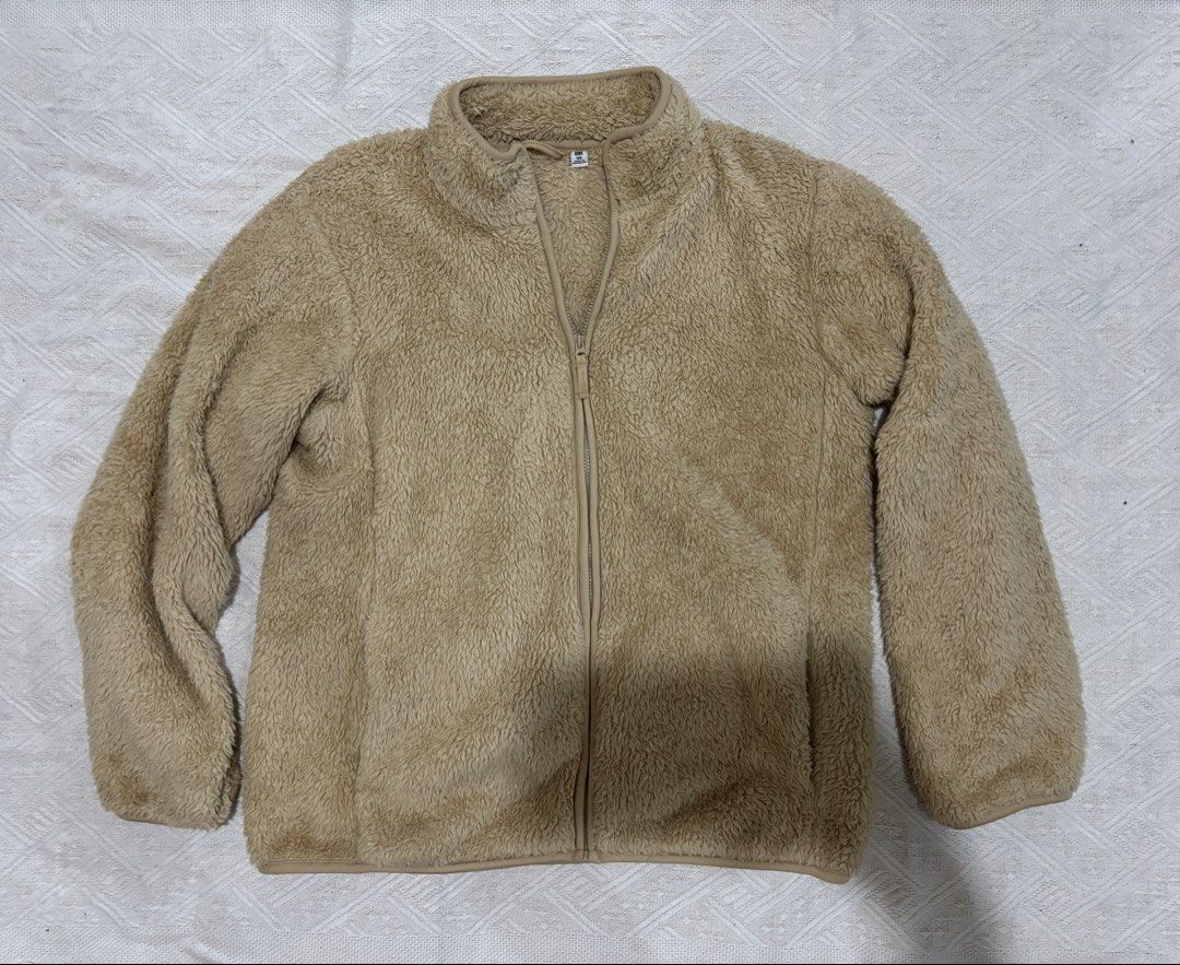 Uniqlo Winter Jacket (Category: Coats, Jackets and Outerwear) located in Caloocan City. Submitted by chleeo.lscn (Listing ID 1468569696, Image 1). Description: .