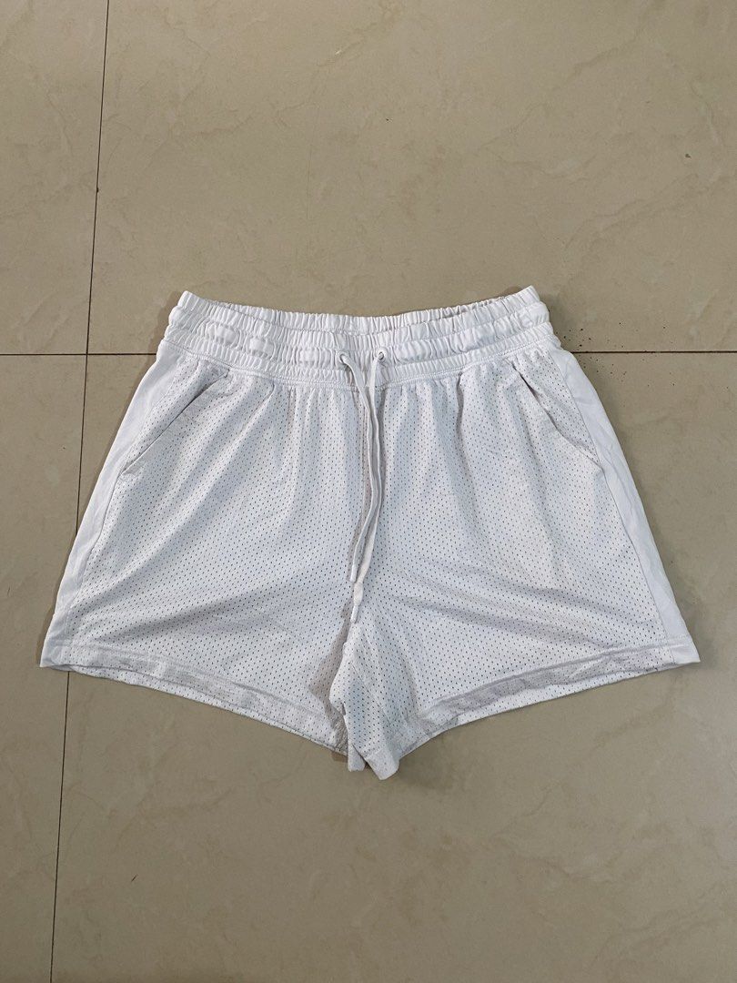(UNISEX) ATHLETIC WORKS WHITE MESH SHORT (Category: Shorts) located in Talisay. Submitted by hustlethrift_2600 (Listing ID 1468511173, Image 1). Description: (UNISEX) ATHLETIC WORKS WHITE MESH SHORT 8-10 YRS OLD YOUTH SIZE BUT CAN FIT TO ADULT 26-32 W 14 L EXCELLENT CONDITION (AS NEW) 9.9/10 COLOR RATE QUICK DRY DOUBLE LINING BREATHABLE NO ISSUE.