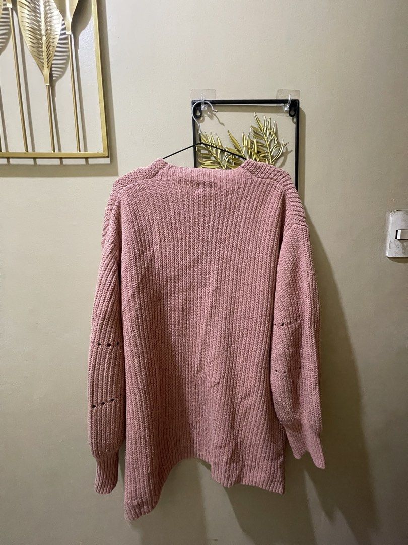 UNISEX CARDIGANS OLD ROSE COLOR (Category: Others Tops) located in Pasay City. Submitted by markmyluxuryph (Listing ID 1468636345, Image 2). Description: UNISEX CARDIGANS OLD ROSE COLOR Preloved Dimes: 25 x 30 inches Needs washing only ₱450 + SF No return or exchange is allowed; mine if you are 100% sure. #MarkMyLuxuryPH DISCLAIMER: Mark MyLuxuryPH is not affiliated with any of the brands featured on our page. All copyrights belong to the origina