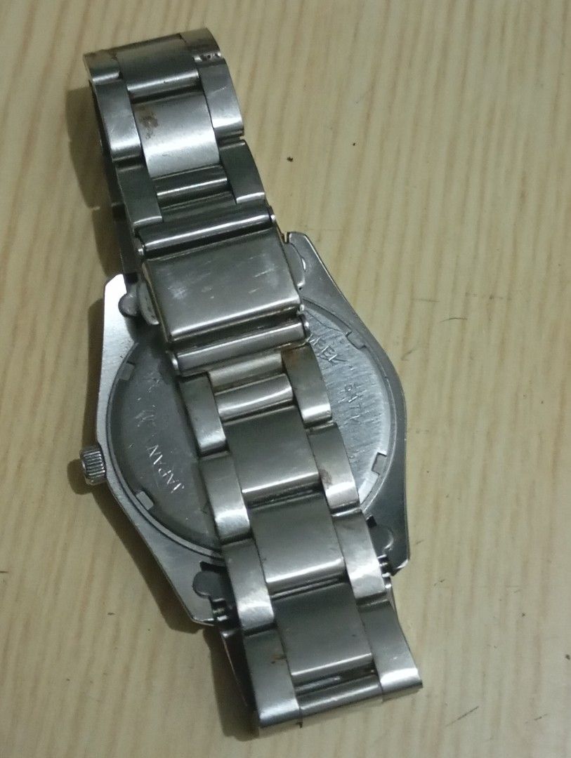 Unisilver (Category: Men's Watches) located in Las Pinas. Submitted by quick_deals_great_finds2 (Listing ID 1468659739, Image 3). Description: Original good working condition Quartz with battery 38mm fits wrist 6.8 inches.
